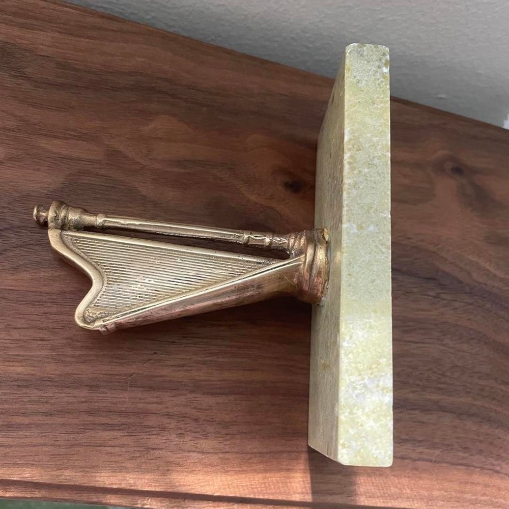 vintage brass miniature harp figurine mounted on a solid onyx marble stone base. - Picture 6 of 7